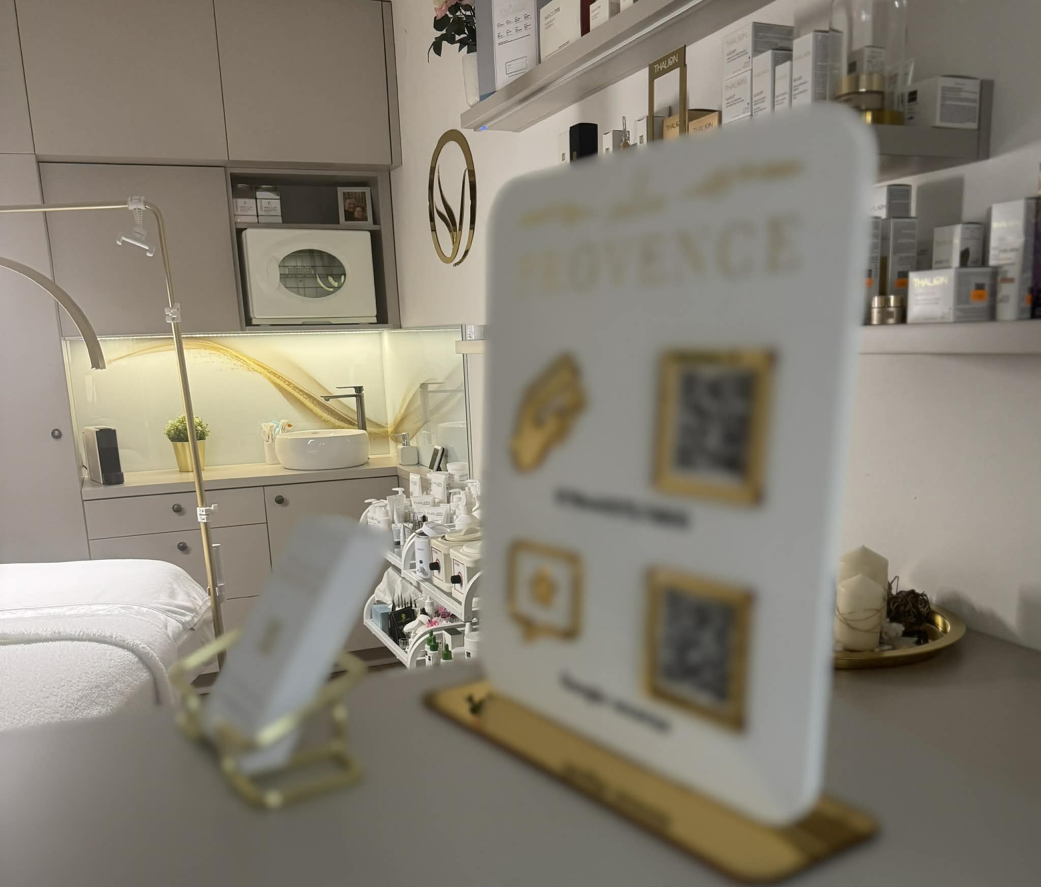 salon-Provence-Monika-Kubatova-interier_1